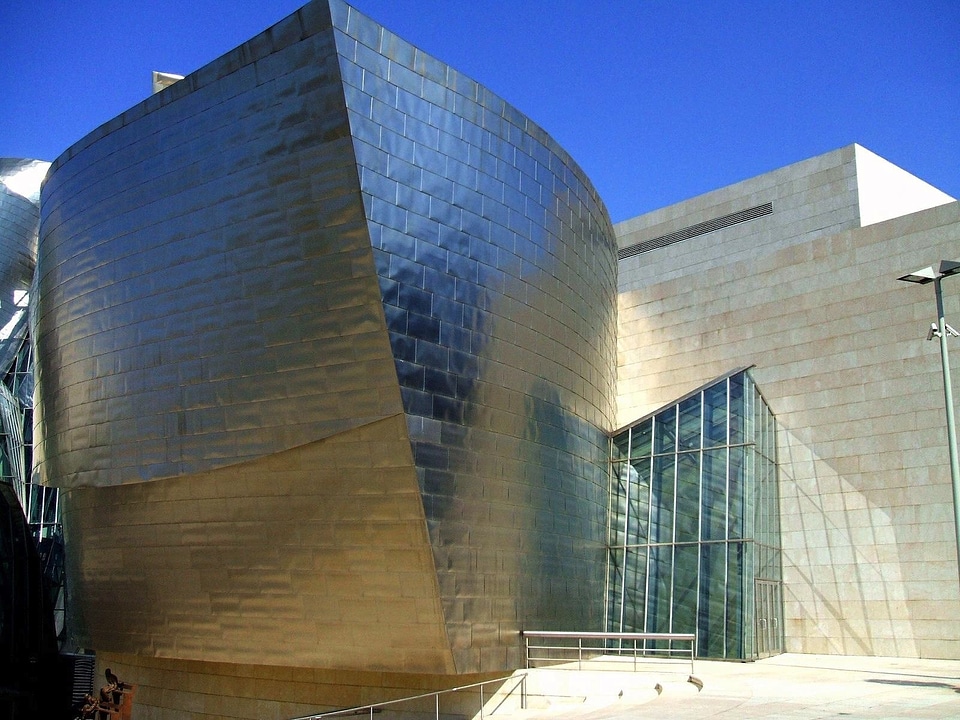 Structures museum glass