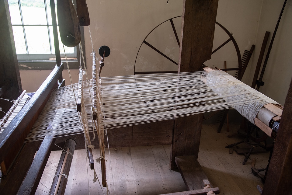 Sideways view of the Loom