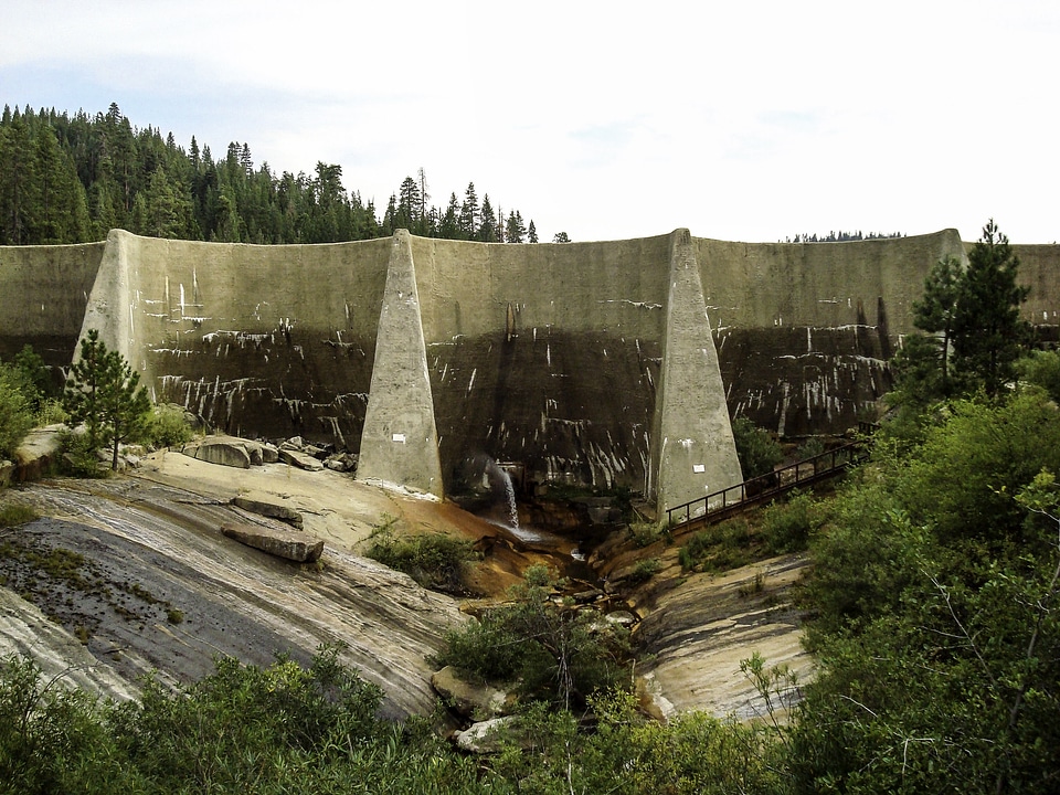 Hume Dam in Sequoia National Park, California
