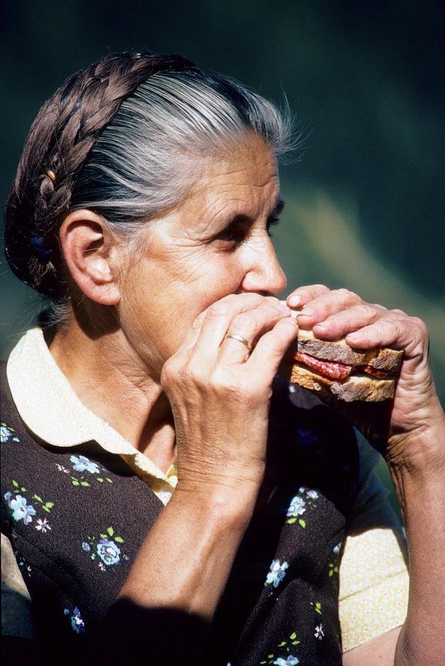 Eat old woman