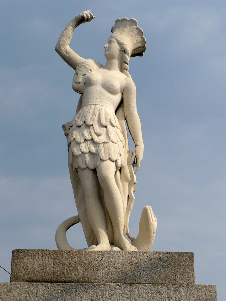 Marble statue of Indian queen in Tilton, New Hampshire