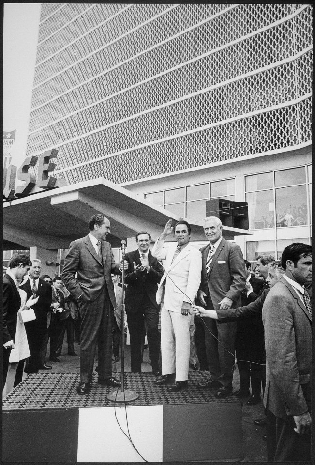 Nixon in Alabama for the Southern regional Media Conference - NARA - 194721