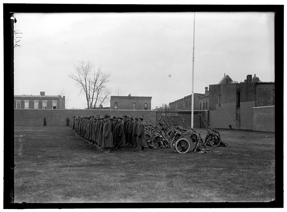 MARINE CORPS, U.S.N. MACHINE GUN UNIT DEMONSTRATION AT BALL PARK LCCN2016868734