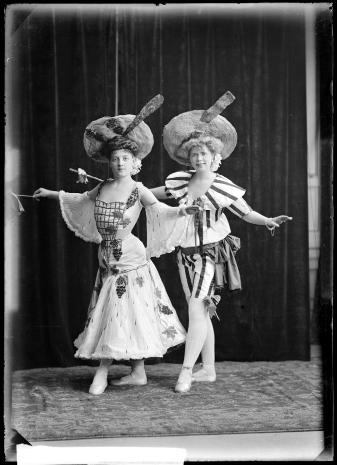 Miss Hansen and unidentified dancer - SMV - NH056