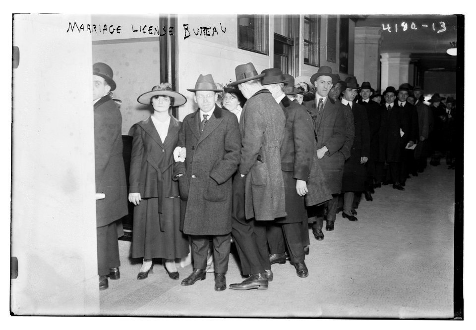Marriage License Bureau LCCN2014704372