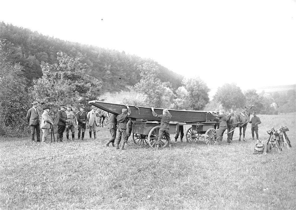 Montieren der Fähre auf dem Notschiffwagen - CH-BAR - 3240052
