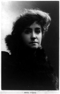 Minnie Maddern (Davey) Fiske, head-and-shoulders portrait, facing right LCCN97505108