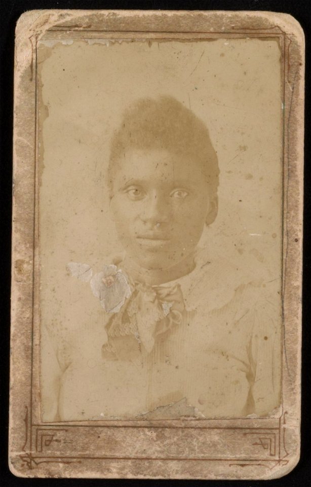 Marie Jones, friend LCCN2015652125