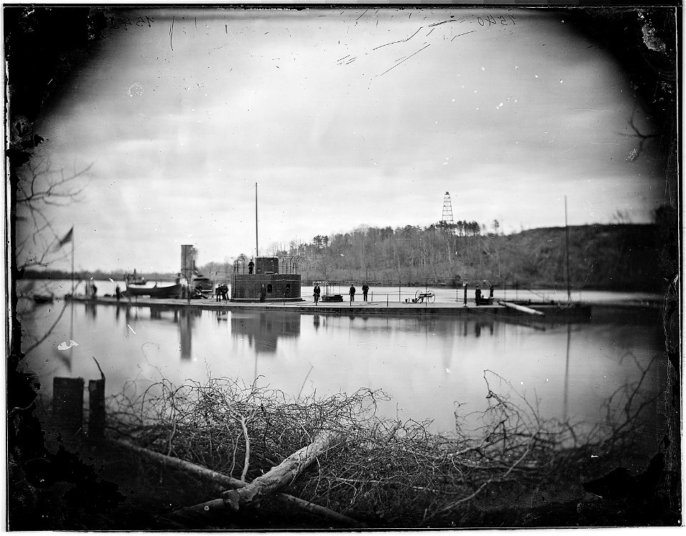 Monitor Lehigh, James River - NARA - 525059