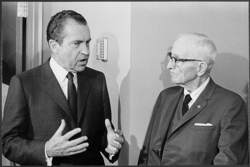 Nixon meeting with former President Harry S.Truman - NARA - 194615