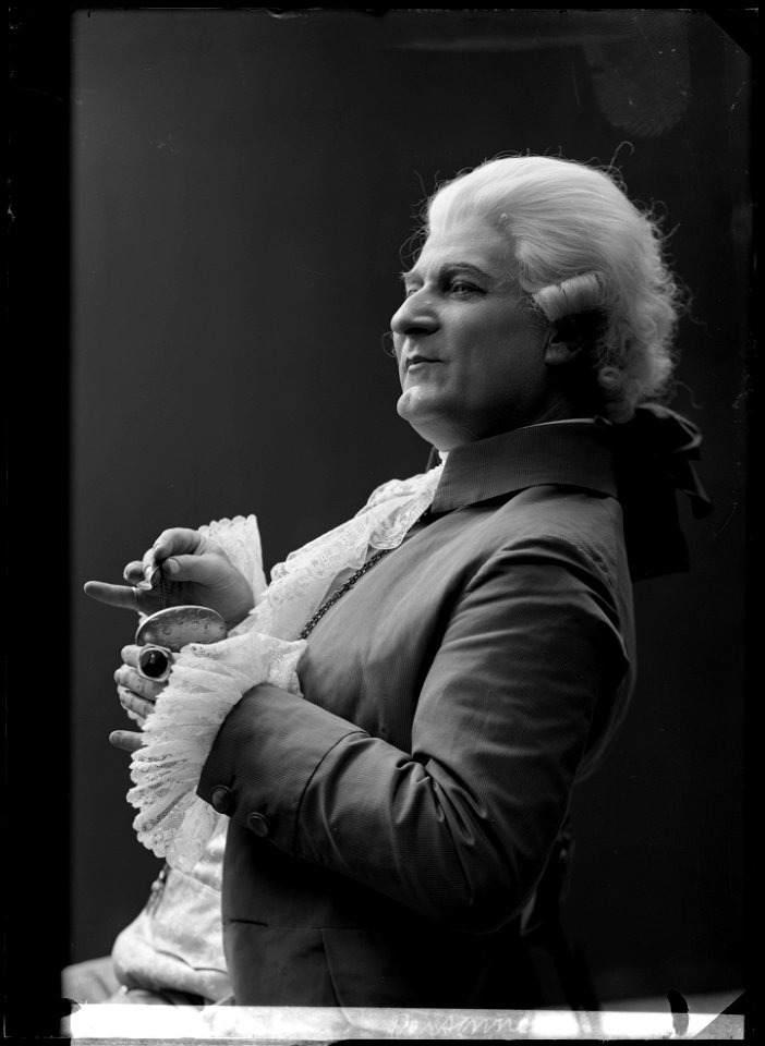 Nils Personne in Lek ej med kärleken at Dramatiska teatern 1908 - SMV - GP012