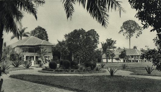 KITLV - 88334 - Kleingrothe, C.J. - Medan - House of the pharmacist and the Bangkattan hospital for Europeans in Binjai - 1903