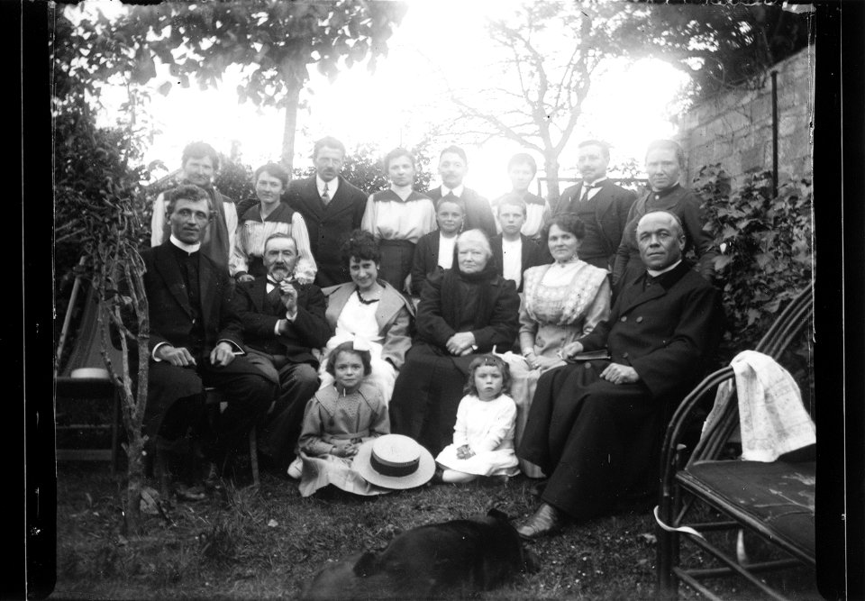 ArCJ - Famille - 137 J 2799 a