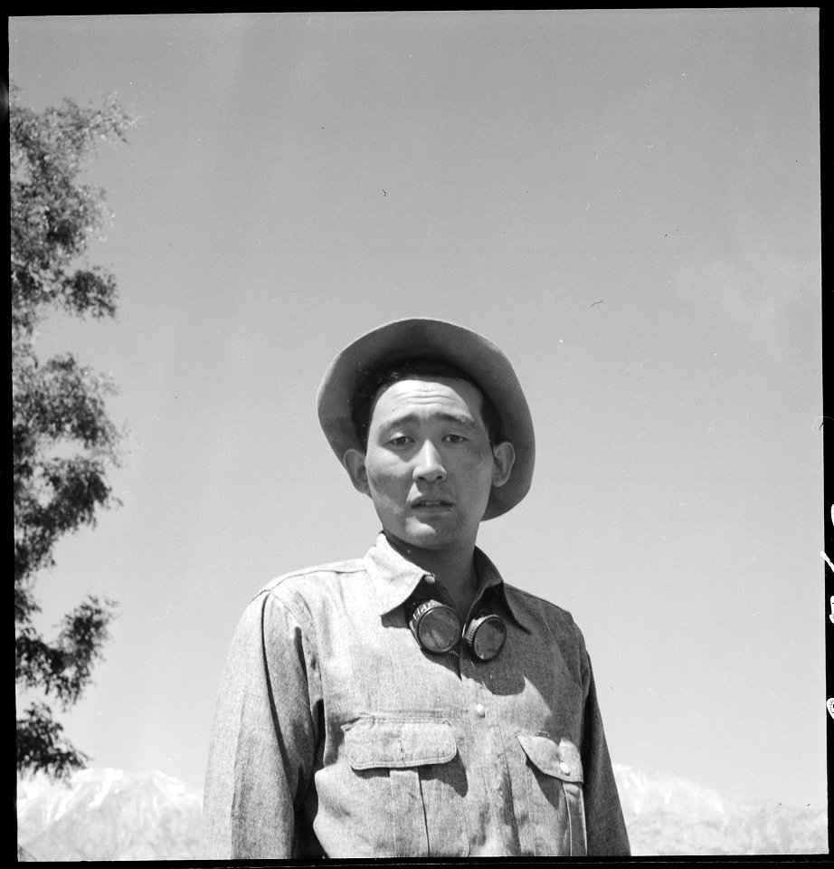 Manzanar Relocation Center, Manzanar, California. Johnny Fukazawa, foreman of fields Numbers 3, 4, . . . - NARA - 538056