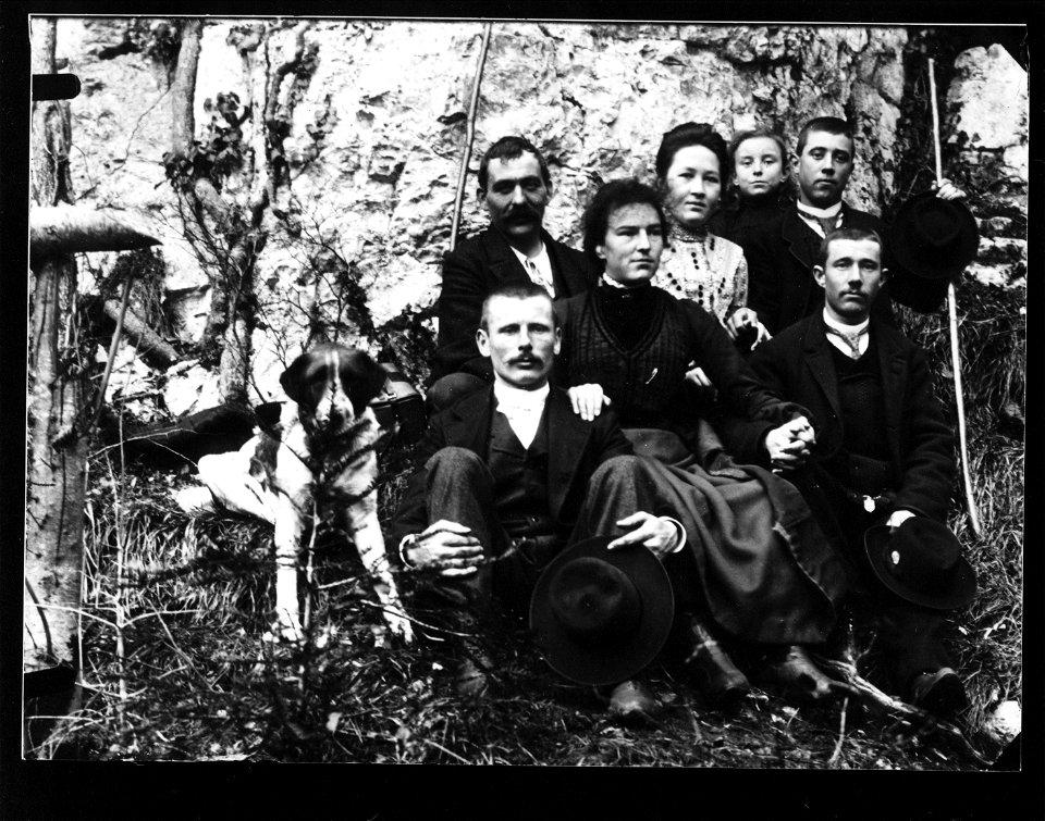 ArCJ - Famille - 137 J 2386 a