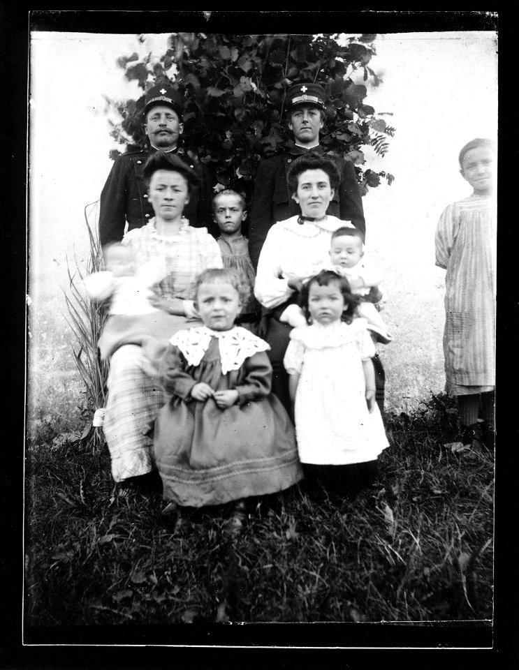 ArCJ - Famille - 137 J 1662 a