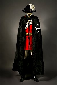 Walther von Hallwyls ordensdräkt som Rechtsritter i Johanniterorden bestående av flera delar - Hallwylska museet - 85849