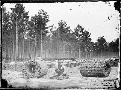 Making gabions, Lines of Investment, Petersburg, Va - NARA - 528968