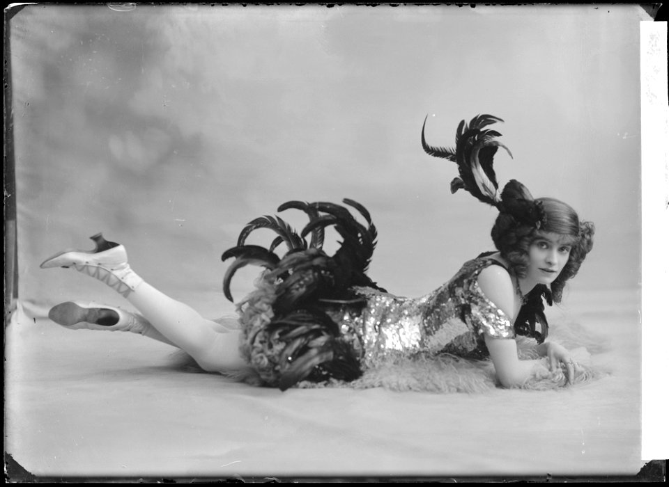 Miss Danell, dancer - SMV - ND007