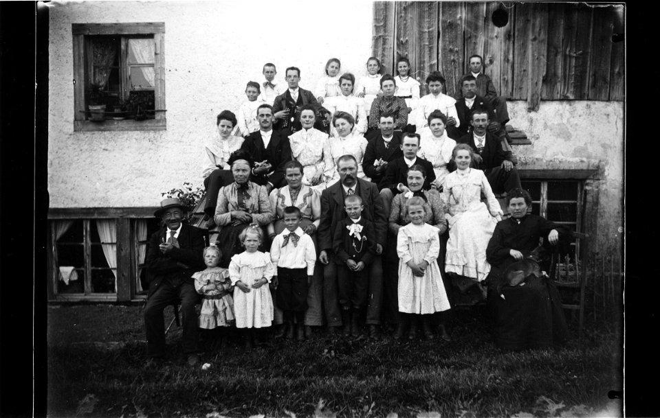ArCJ - Famille - 137 J 254 b