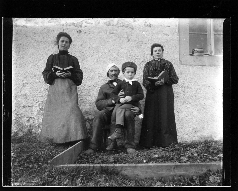 ArCJ - Famille - 137 J 890 a