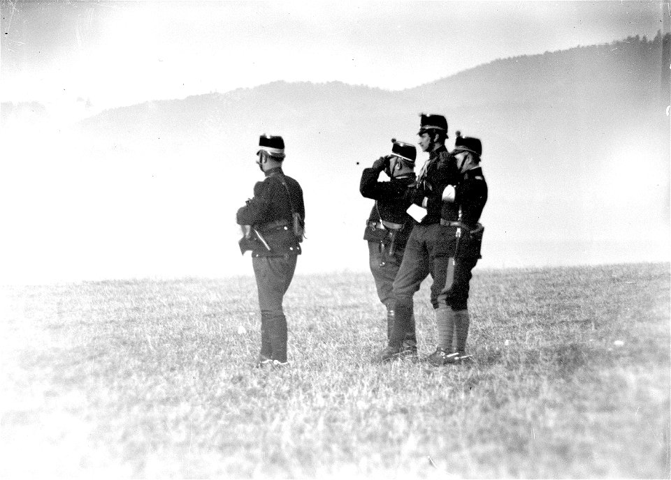 Manöverleitung beobachtet das Geschehen - CH-BAR - 3238101