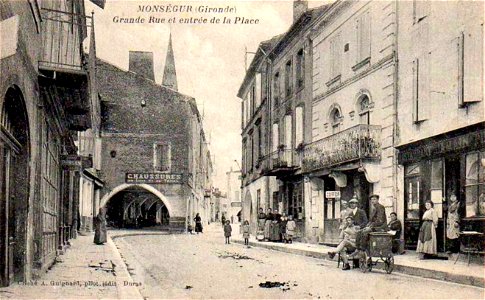 Monségur - rue principale 2