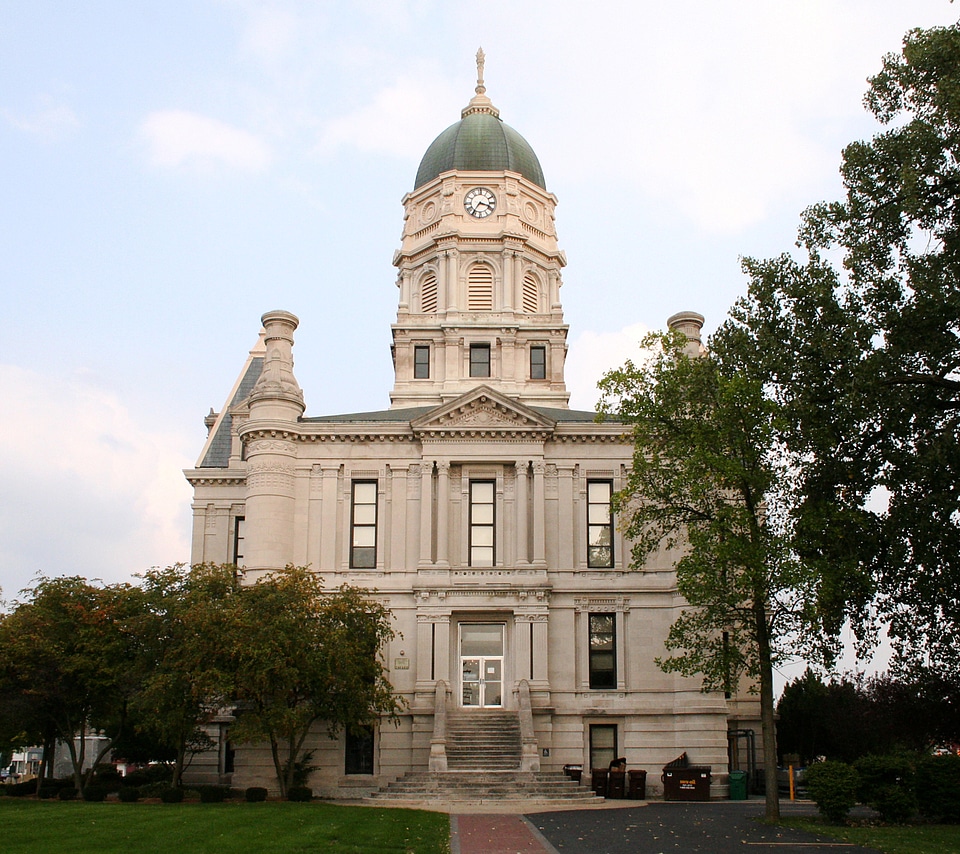 Whitley County Courthouse in Columbia City, Indiana