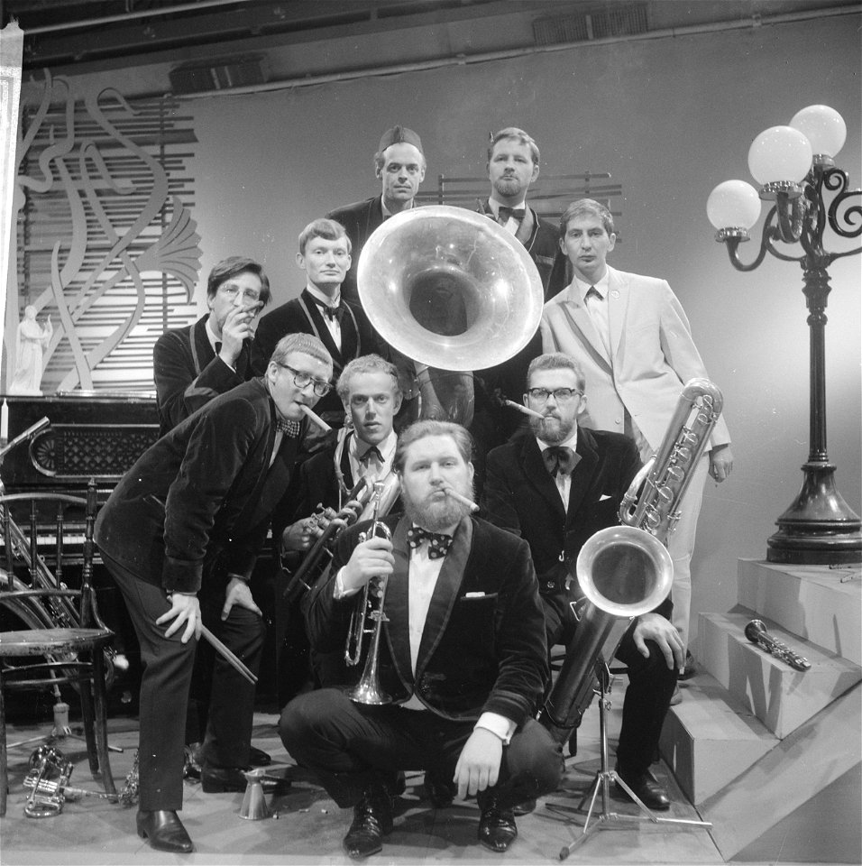 TV Meet the Band , the Temperance Seven, Bestanddeelnr 914-1825