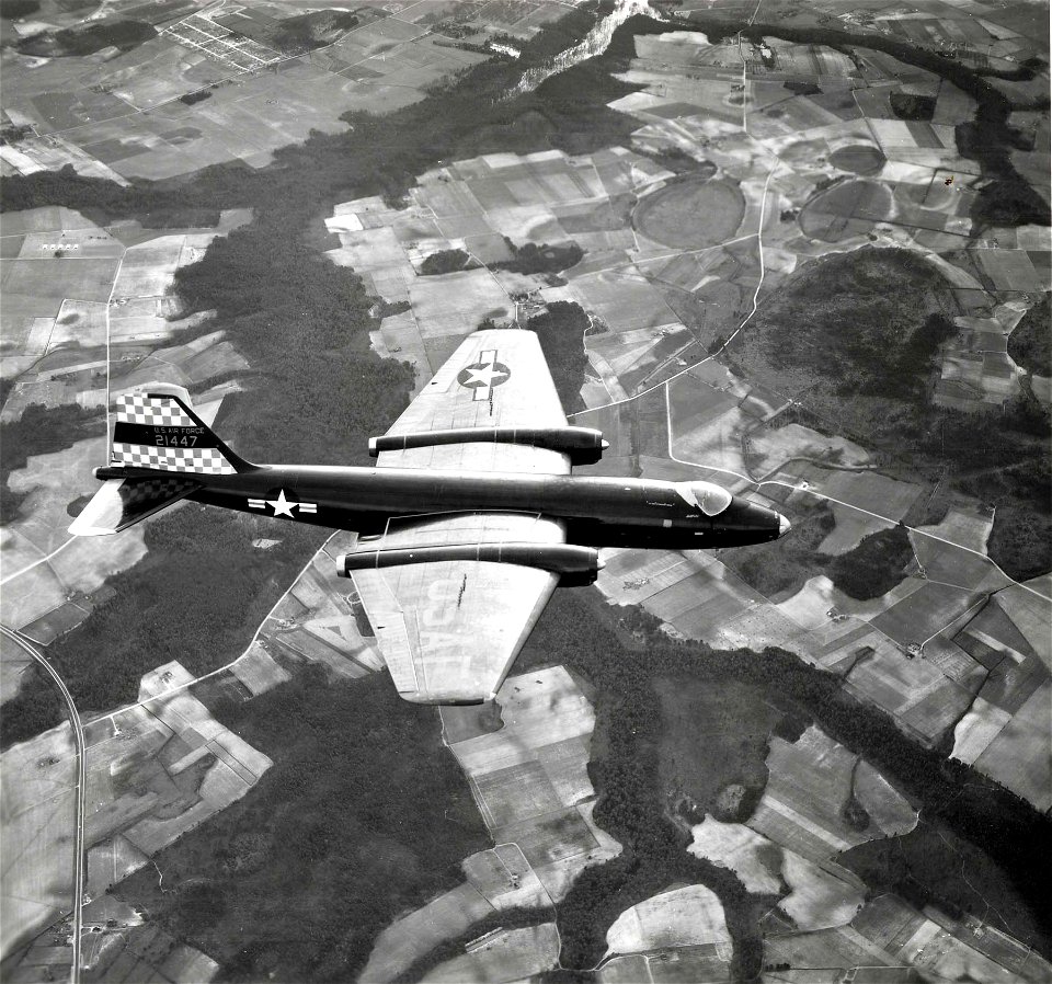 Martin RB-57A Canberra in flight (SN 52-1447) 061026-F-1234P-004