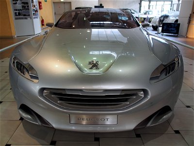 2010_Peugeot_SR1_photo_2