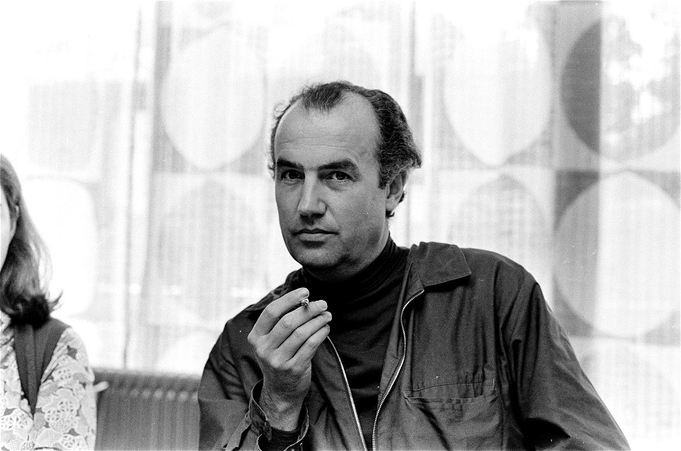 Persconferentie van Italiaanse componist Luigi Mono in Hilversum Luigi Mono (ko, Bestanddeelnr 923-6002
