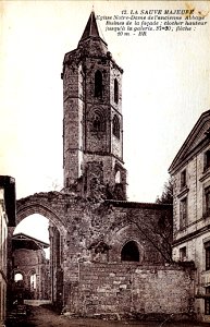 La Sauve - Abbaye - portique et clocher 1