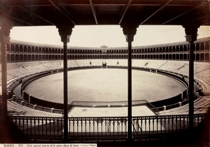 Madrid vista interior de la nueva plaza de toros photo