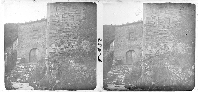 Molí i font de Llobateres al camí de Sant Miquel del Fai