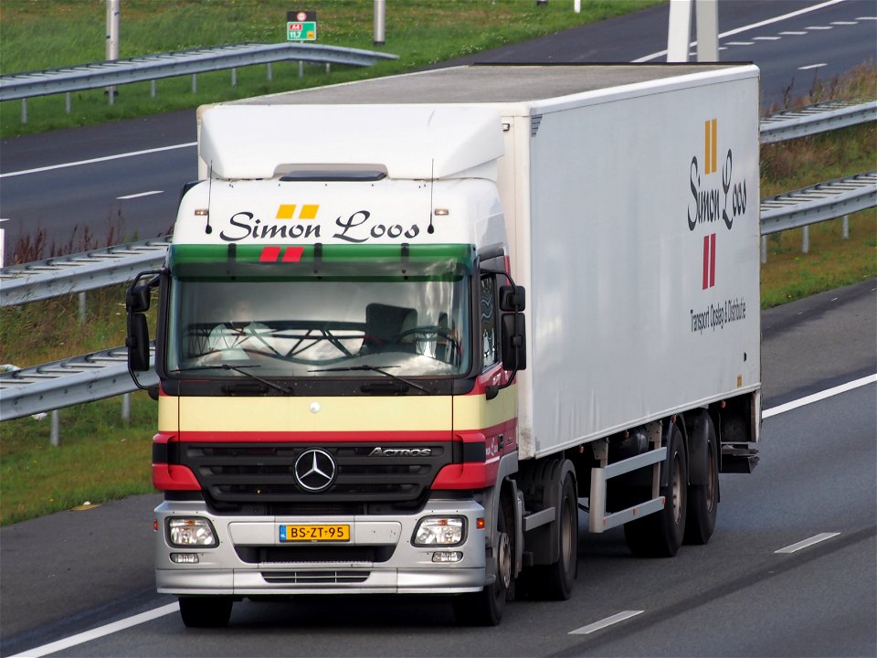 MERCEDES-BENZ ACTROS 1836 LS, Simon Loos