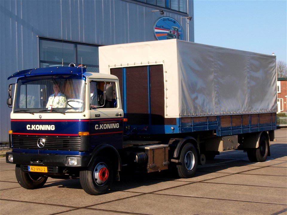 MERCEDES-BENZ LP 813 (1983) licence 42-VNJ-2 pic1