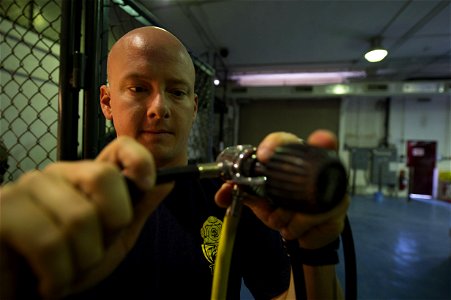 Maintenance on Dive Regulator 131009-N-OM642-068