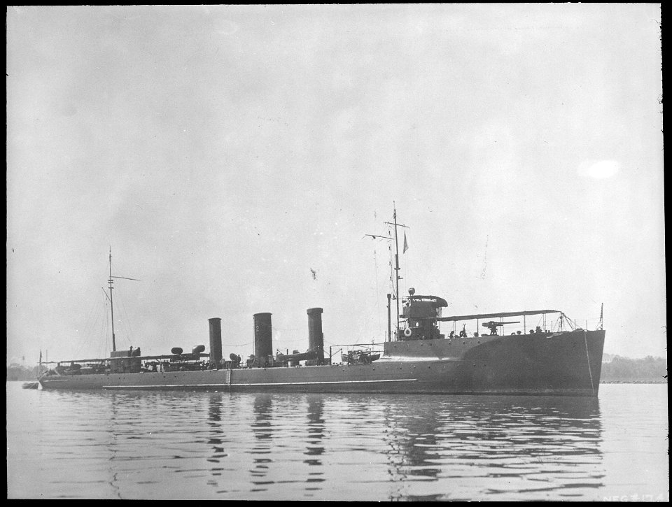 Monaghan (DD32). Starboard bow - NARA - 512944