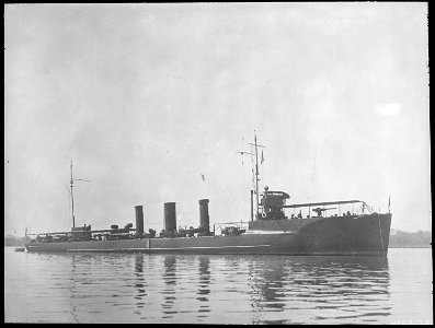 Monaghan (DD32). Starboard bow - NARA - 512944