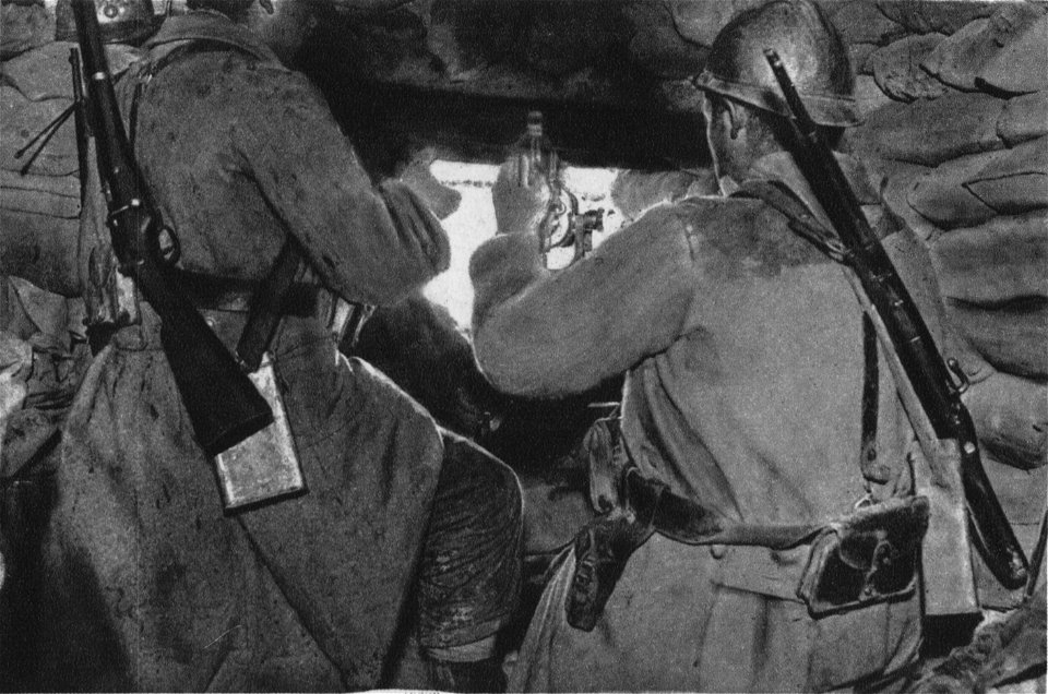 Maschinengewehr-Schützen feuern aus dem Frot Vaux