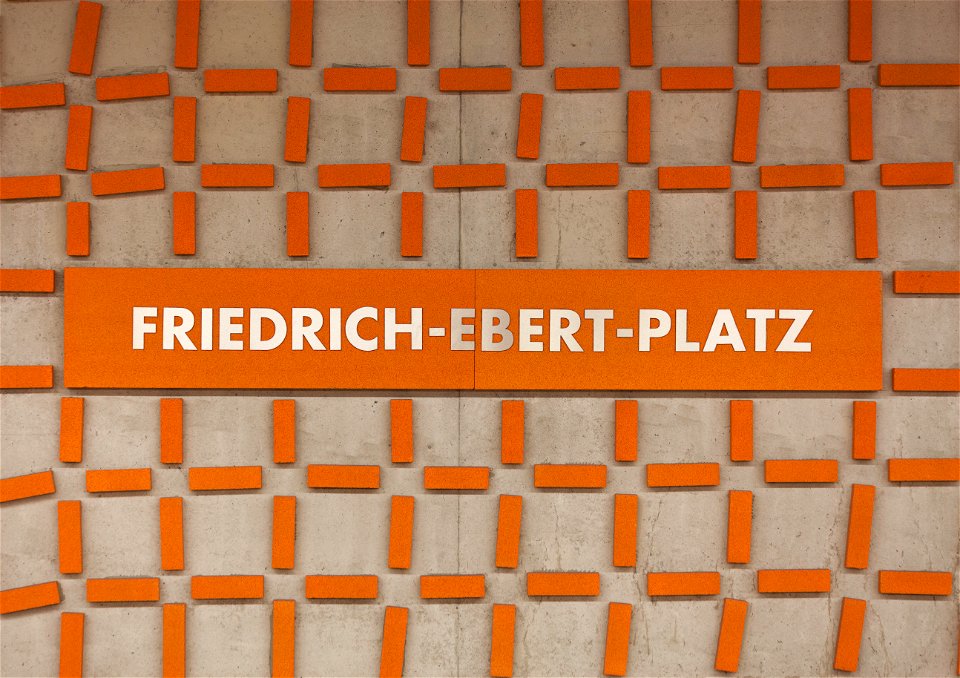U-Bahnhof Friedrich-Ebert-Platz Nürnberg IMG 2630 edit