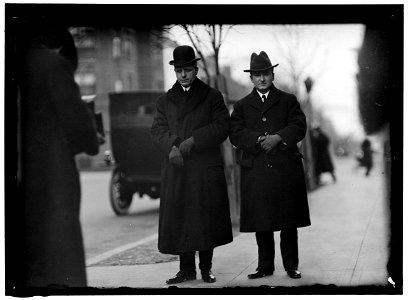 HILLES, CHARLES DEWEY. CHAIRMAN, REPUBLICAN NATIONAL COMMITTEE, 1912-. SECRETARY TO PRESIDENT TAFT, 1911-1913. LEFT, WITH TUMULTY LCCN2016864285