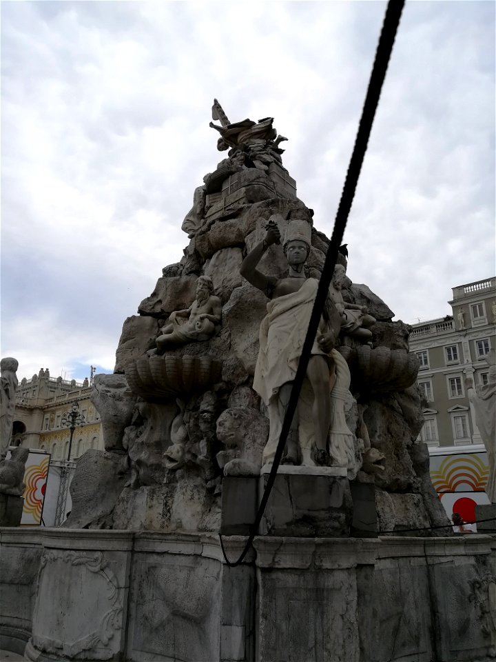 Piazza Unità d'Italia (Trieste) 19