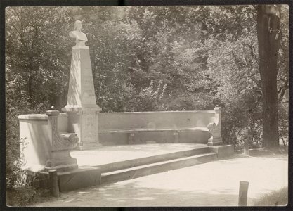 Kielce, ogrod Saski (pomnik Staszyca) ante 1932 (5787145)