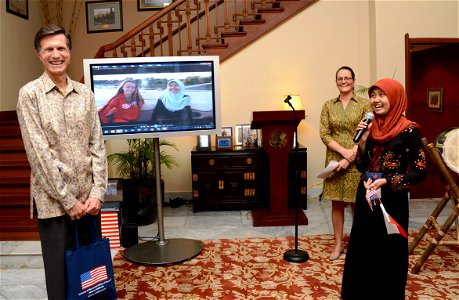 Break the fast with YES Exchange Students at the Ambassador Blake’s Residence (18858033228)