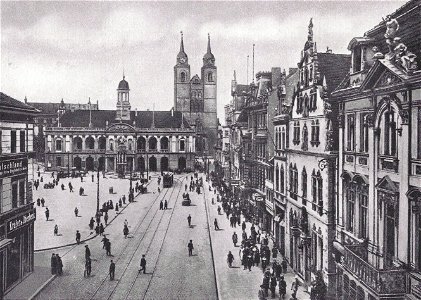 Magdeburg Alter Markt mit Kaiser-Otto-Denkmal und Johanniskirche