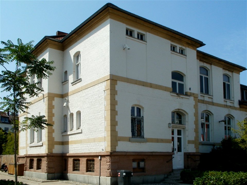 20110822Alte_Artileriekaserne1-3_St_Arnual2
