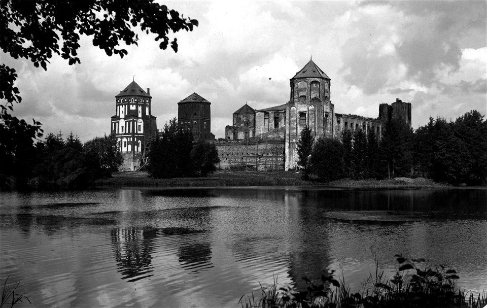 Mirski zamak, Zamkavy. Мірскі замак, Замкавы (H. Poddębski, 1918-30)