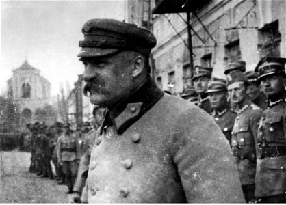 Józef Piłsudski na froncie galicyjskim (22-535-1) photo
